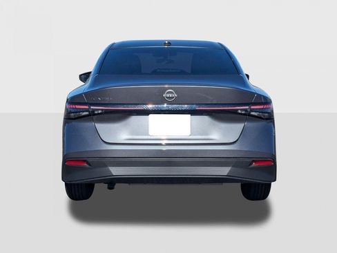 New 2026 Nissan Sentra SR FWD image 4