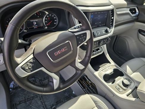 Used 2023 GMC Acadia SLT image 18
