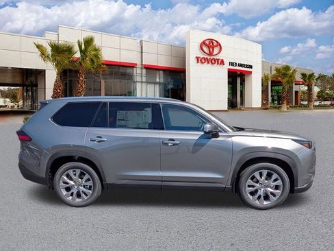 New 2026 Toyota Grand Highlander Limited image 4