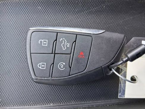 Used 2025 GMC Sierra 1500 SLT AWD/4WD image 15