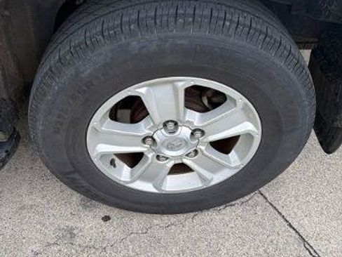 Used 2022 Toyota Sequoia SR5 AWD/4WD image 34