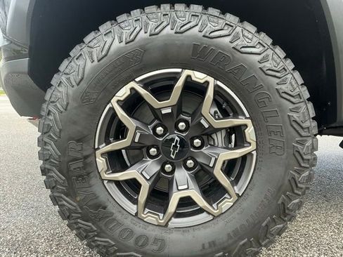 New 2026 Chevrolet Colorado ZR2 w/ Technology Package AWD/4WD image 14
