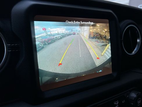 Used 2022 Jeep Wrangler Unlimited Sahara w/ Cold Weather Group image 22