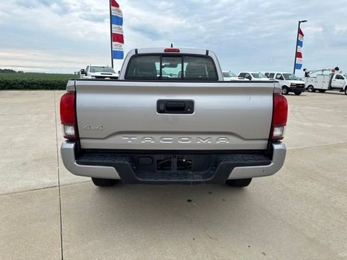 Used 2018 Toyota Tacoma SR w/ SR Convenience Package AWD/4WD image 4