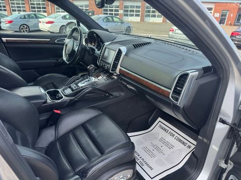 Used 2011 Porsche Cayenne Turbo AWD/4WD image 24