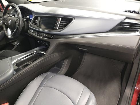 Used 2024 Buick Enclave Essence FWD image 8