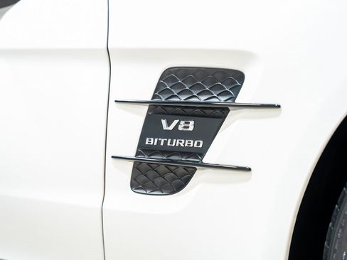 Used 2017 Mercedes-Benz SL 63 AMG image 28