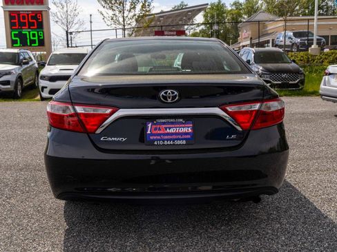 Used 2017 Toyota Camry LE image 5