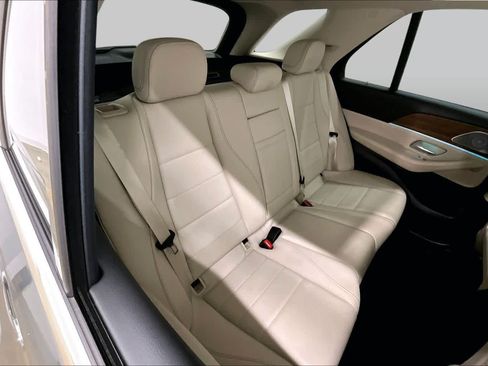 Certified 2022 Mercedes-Benz GLE 350 w/ Premium Package image 19