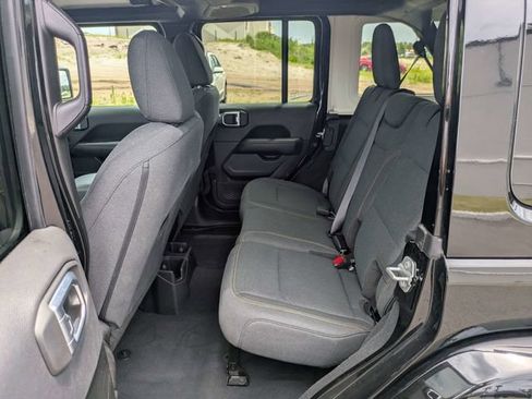 Used 2025 Jeep Wrangler Unlimited Sahara AWD/4WD image 13