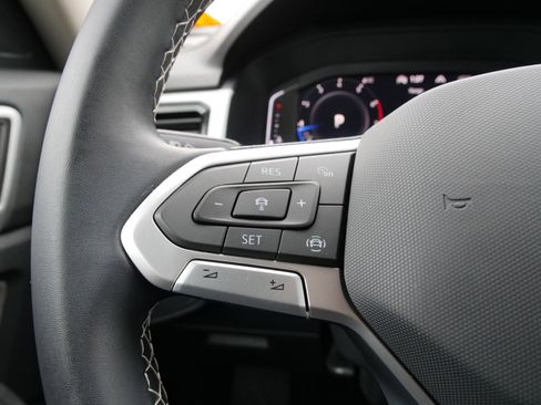 Used 2023 Volkswagen Atlas SE image 23