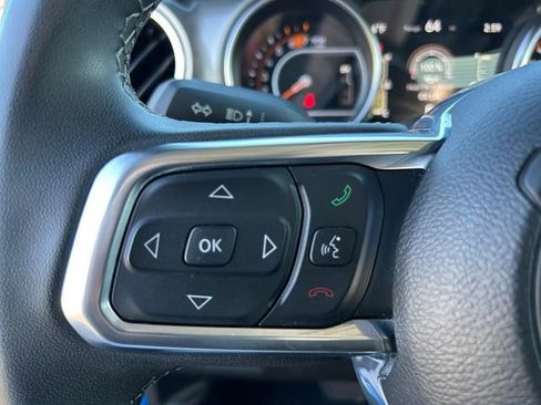 Used 2023 Jeep Wrangler Sahara image 23