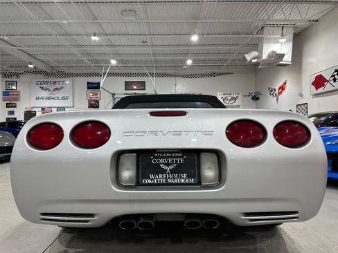 Used 2001 Chevrolet Corvette Convertible w/ Preferred Equipment Group2 RWD image 14