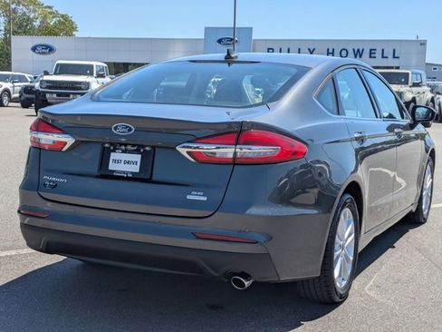 Certified 2020 Ford Fusion SE FWD image 3