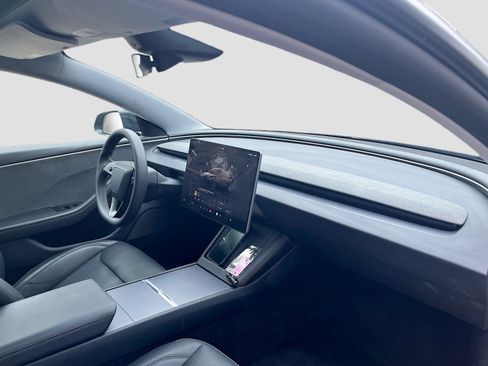 Used 2025 Tesla Model 3 Long Range RWD image 29