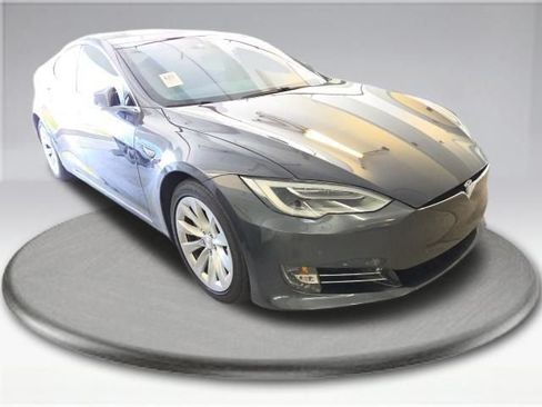 Used 2018 Tesla Model S 100D AWD/4WD image 2