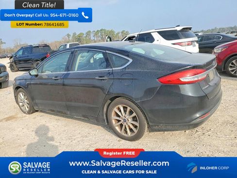 Used 2017 Ford Fusion SE image 3