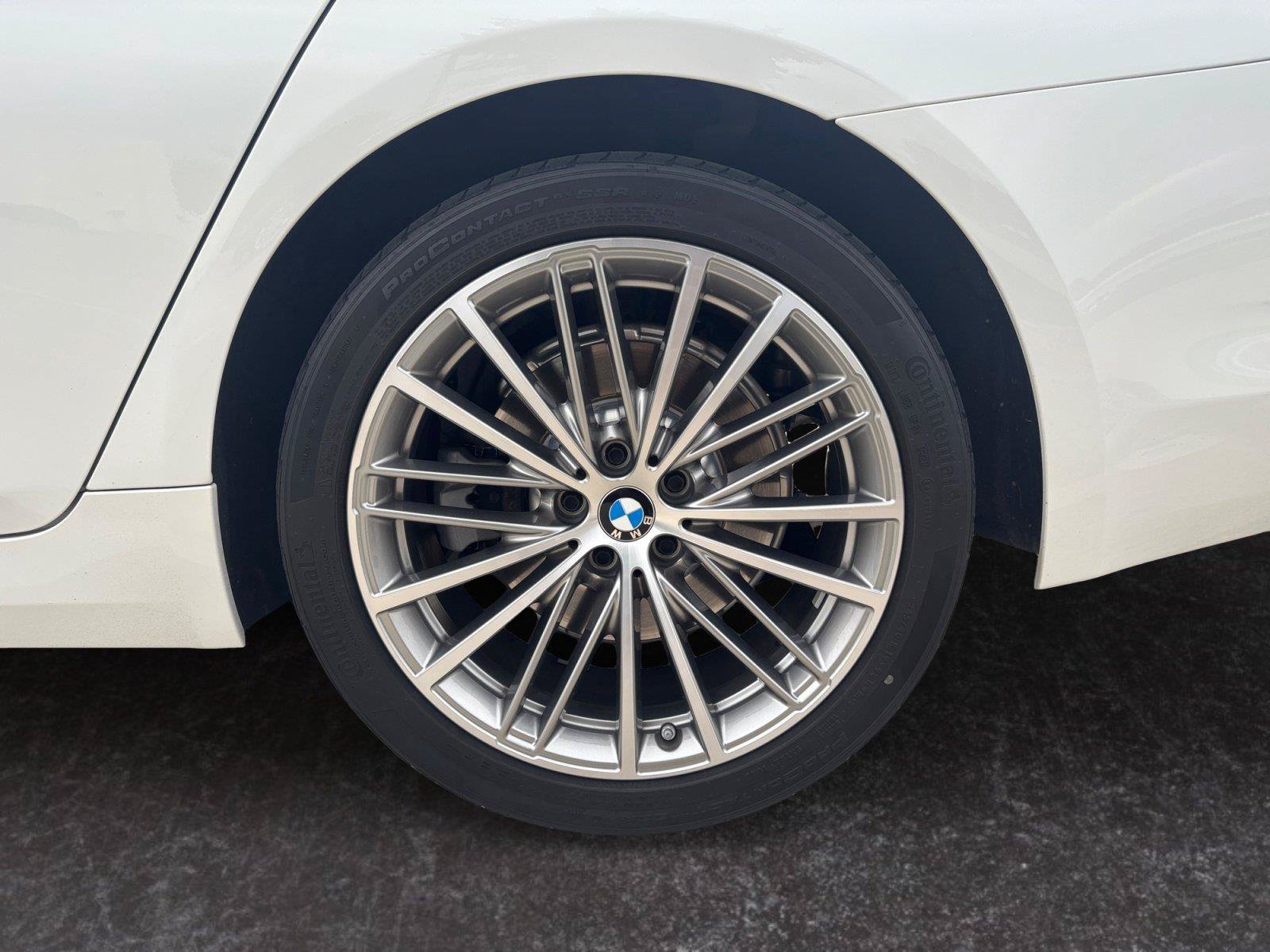 Used 2020 BMW 530i xDrive w/ Convenience Package AWD/4WD image 29