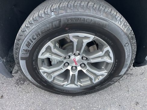 Used 2024 GMC Sierra 1500 SLT image 6