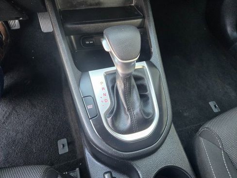 Used 2023 Kia Forte LXS w/ LXS Technology Package image 11