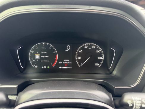 Used 2025 Honda Pilot TrailSport image 37