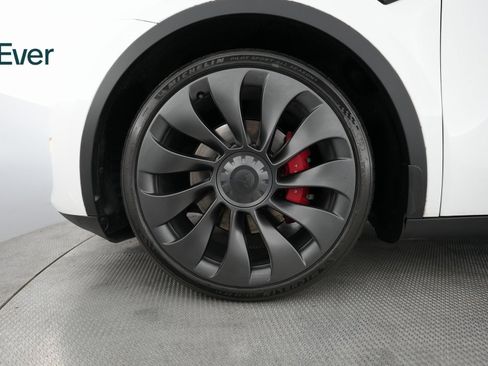 Used 2023 Tesla Model Y Performance image 17