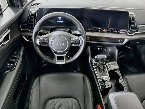 Certified 2025 Kia Sportage X-Line w/ Premium Package AWD/4WD image 4