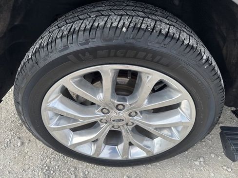 Used 2019 Ford Expedition Platinum image 28