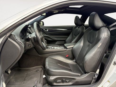 Used 2017 INFINITI Q60 Red Sport 400 AWD/4WD image 10
