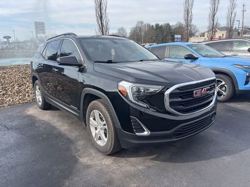 Used 2019 GMC Terrain SLE w/ Driver Convenience Package image 3