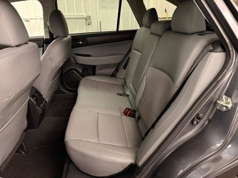 Used 2019 Subaru Outback 2.5i Limited AWD/4WD image 9