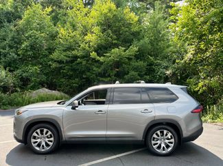 Used 2025 Toyota Grand Highlander AWD video 2