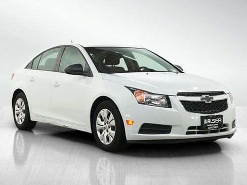 Used 2013 Chevrolet Cruze LS FWD image 7