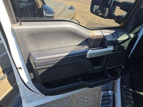 Used 2019 Ford F350 Lariat w/ Chrome Package AWD/4WD image 9