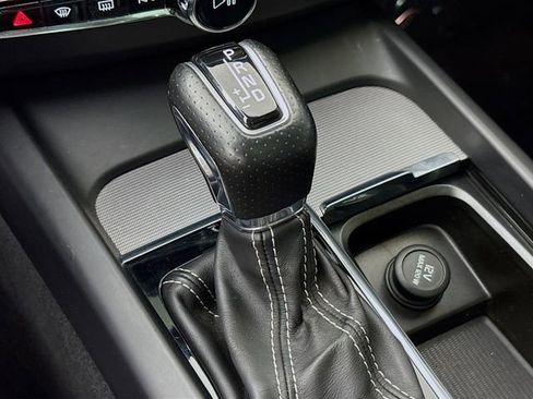 Used 2019 Volvo XC60 T6 R-Design image 18