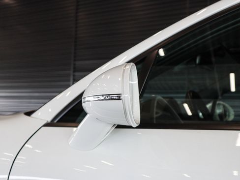 Certified 2024 Porsche Macan image 28