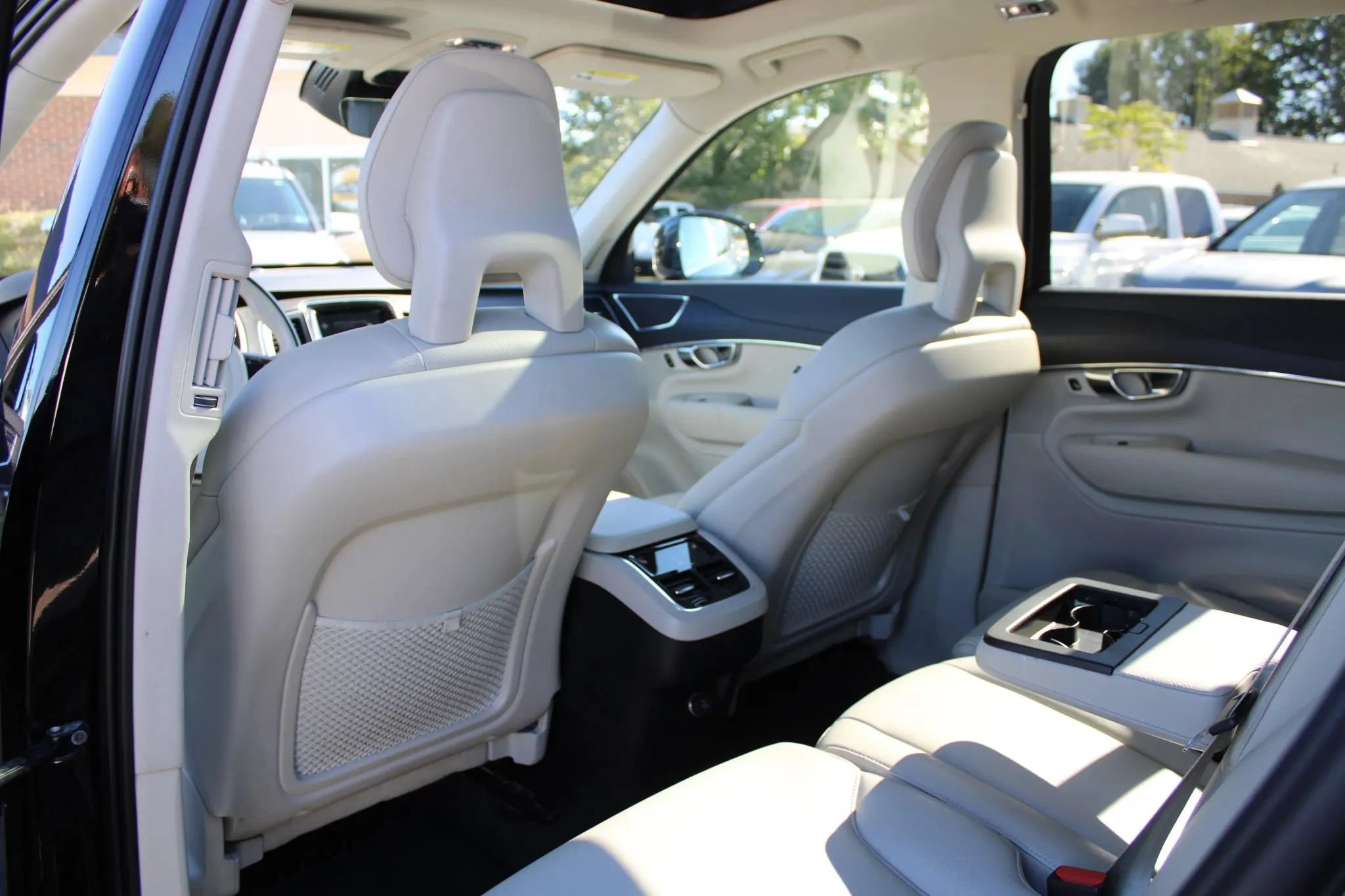Used 2020 Volvo XC90 T6 Momentum AWD/4WD image 29