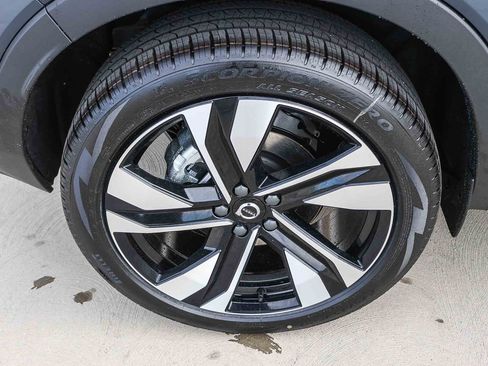 New 2026 Volvo XC40 B5 Ultra w/ Climate Package AWD/4WD image 13