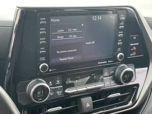 Used 2021 Toyota Highlander LE image 6