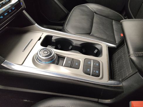 Used 2021 Ford Explorer Limited w/ Equipment Group 301A RWD image 26