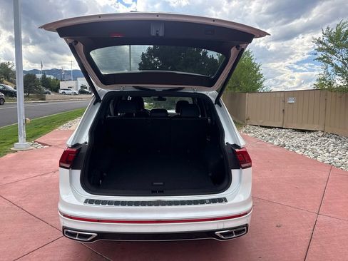 Used 2022 Volkswagen Tiguan SEL R-Line AWD/4WD image 8