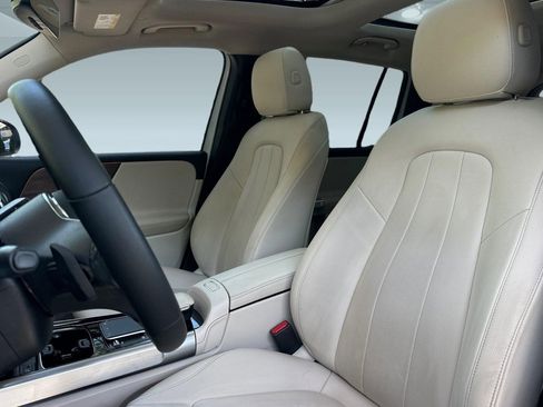 Certified 2023 Mercedes-Benz GLB 250 image 5