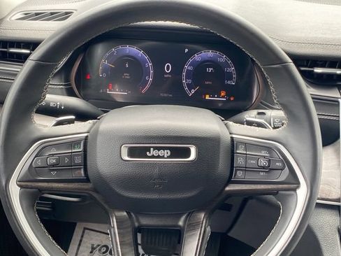 Used 2023 Jeep Grand Cherokee Limited AWD/4WD image 8