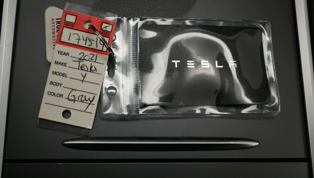 Used 2021 Tesla Model Y 2WD image 24