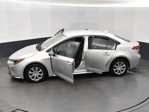 Used 2025 Toyota Corolla LE FWD image 7