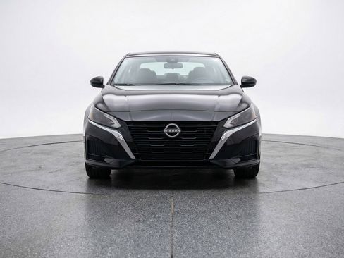 Used 2025 Nissan Altima 2.5 SV image 2