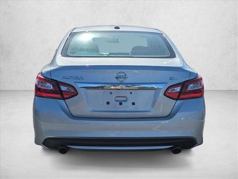 Used 2016 Nissan Altima 2.5 SL w/ Moonroof Package image 5