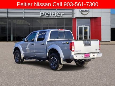 Used 2018 Nissan Frontier PRO-4X AWD/4WD image 4