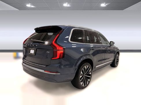 New 2026 Volvo XC90 B6 Plus w/ Protection Package Premier AWD/4WD image 9