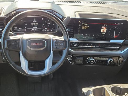 Used 2023 GMC Sierra 1500 SLE image 17
